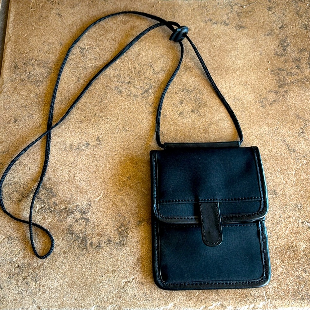 Travelon | Black Slick Travel Bag | Wallet | Men’s on the go sling | Event Slim